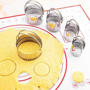 Biscuit Cutter Set (5 Pieces/Set), Stainless Steel Cookies Cutter with Handle, Professional Baking Dough Tools