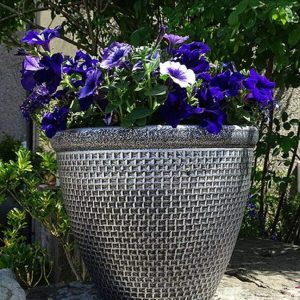 2 x Large Plastic Round Cromarty Plant Pot Flower Pot Planter Garden Decoration Antique Silver 30cm